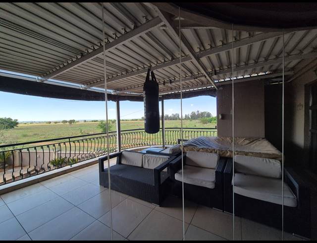 6 BEDROOM HOUSE FOR SALE IN VANDERBIJLPARK SE 8